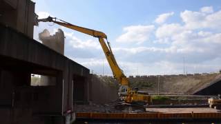 Liebherr R984C STC longreach excavator - F.L. Liebregts B.V.