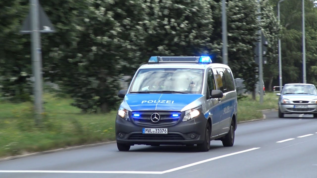 RTW DRK + FuStW Polizei Rostock YouTube