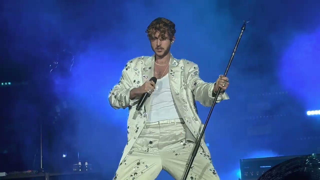 Oscar and the Wolf - All Night [[Live at Sportpaleis Antwerpen 12-11-2022]]