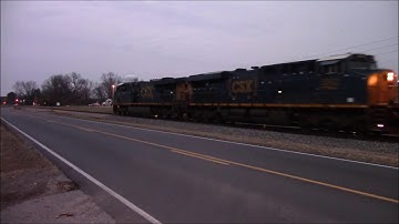 CSXT G962-14 ES44AH/ES40DC with Horn Notch 8 Rolling seen Light Power the back with an Empty unit