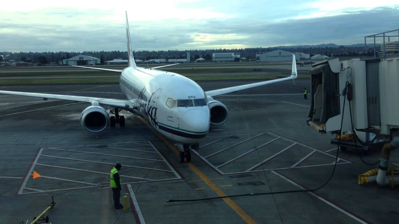 Alaska Airlines arriving at the gate in Portland, OR - YouTube