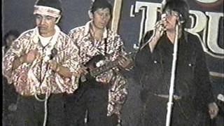 Video thumbnail of "Cielo Gris , Me enamore de una chiquilla ( video en vivo año 98 )"