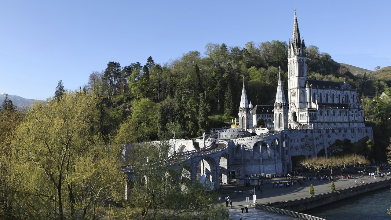 Diffusion en direct de la Grotte de Lourdes YouTube