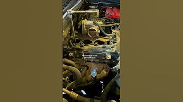 Kapotte bougie vast in de motor! #shorts #mechaniclife #satisfyingfix #motorcyclebuild