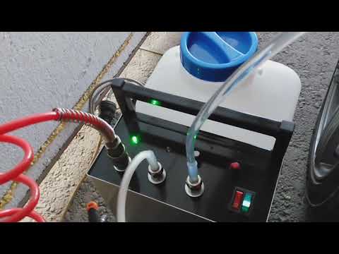 Станция для промывки контура кондиционера в работе Станция для промывки контура кондиционера в работе