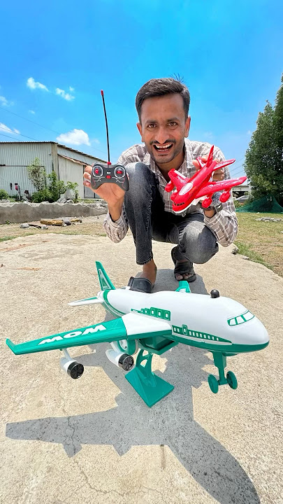 Remote control airplane vs big jumbo airplane unboxing