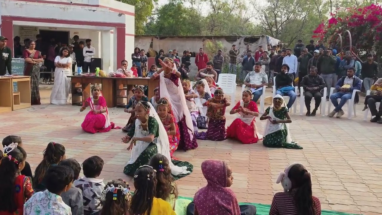 મોતી વેરાણા ચોકમાં