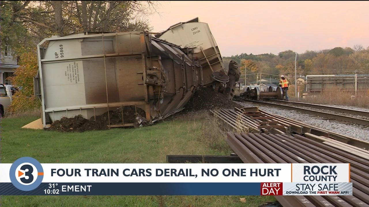 4 train cars derail in Janesville; no injuries reported YouTube