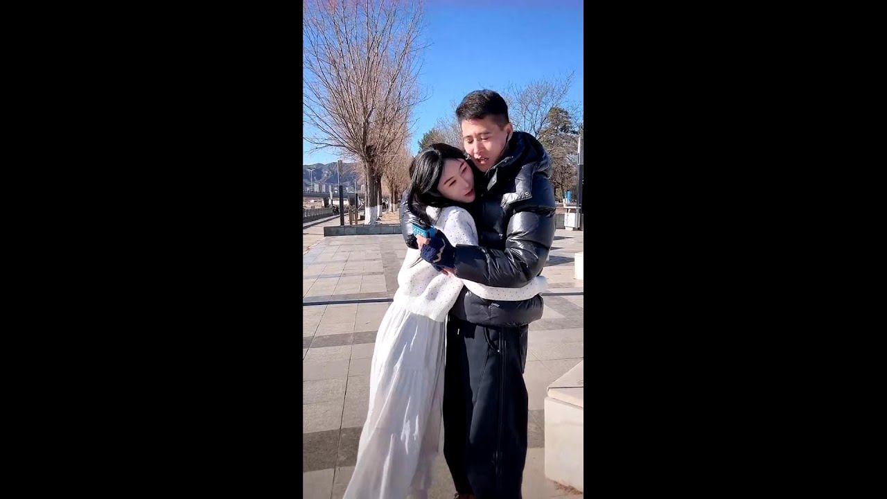 户外与美女互动 #街头采访 #娱乐搞笑 #逗美女