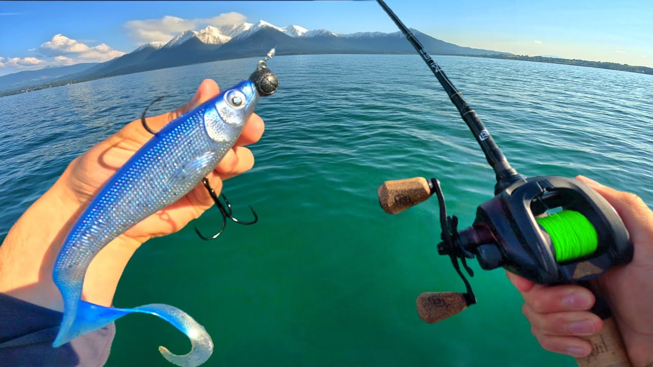 Je pars pêcher le brochet sur ce lac légendaire. C'est un monde complètement fou ! (Pêche au leurre)