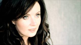 Watch Sarah Brightman La Wally video