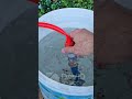 🧸 Ele transformou um brinquedo em uma ferramenta de sucção de água 💧 #hacks #tips #tipsandtrick