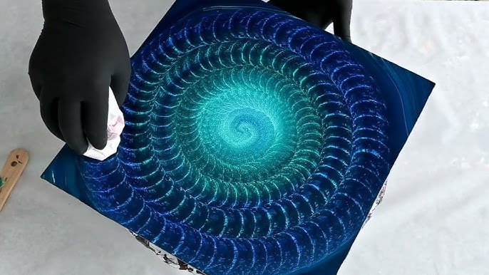 Mesmerizing art created with magnetic liquid - CNET