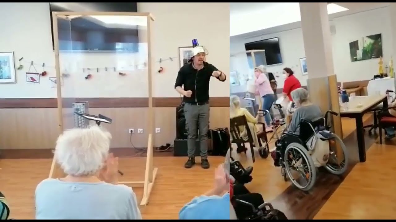 Christian Gruber als "musikalischer Feuerwehrmann" zu Besuch bei Gepflegt Wohnen Sinabelkirchen