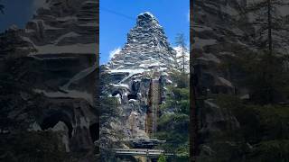 Comment Disney arrive à cacher une montagne de ta vue !  #disneyland #tokyodisneysea