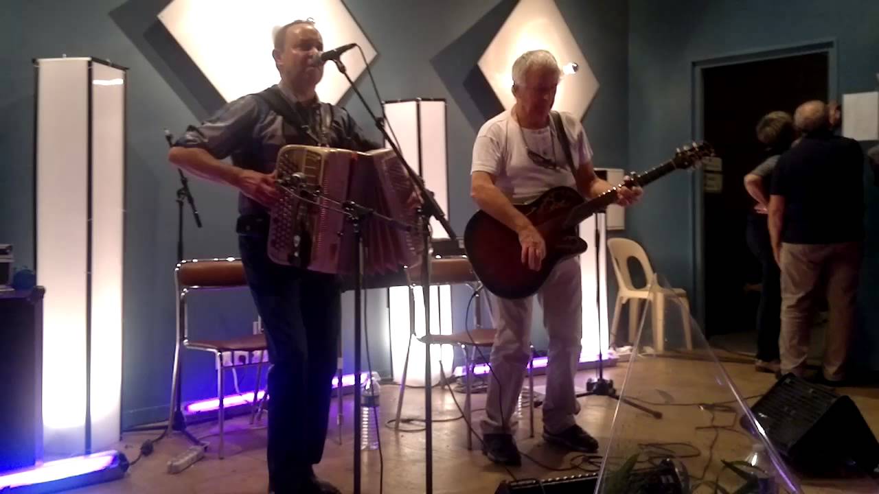 LARVOR   -  PERON ( Lapoused Noz)au 30 ans de Chant ANNIE EBREL (10.11.2013)