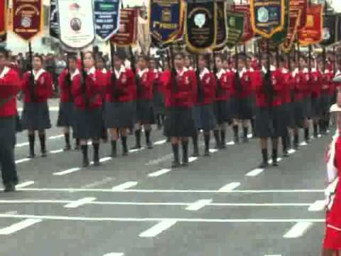 AUGUSTO SALAZAR BONDY DESFILE FIESTAS PATRIAS 2010...