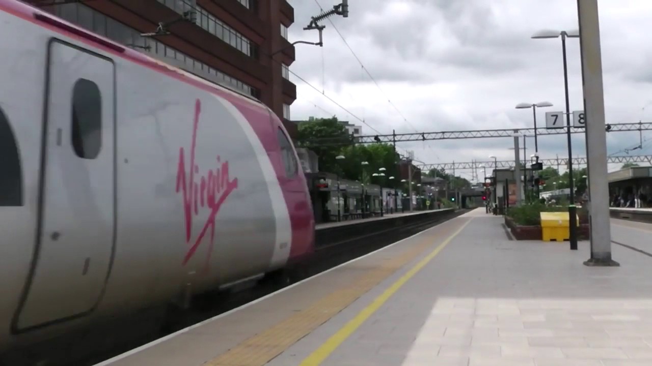 Trains @ Watford Junction 30.6.17.