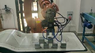 Famous KUKA KR 16 cube palletizing and programming Net Worth