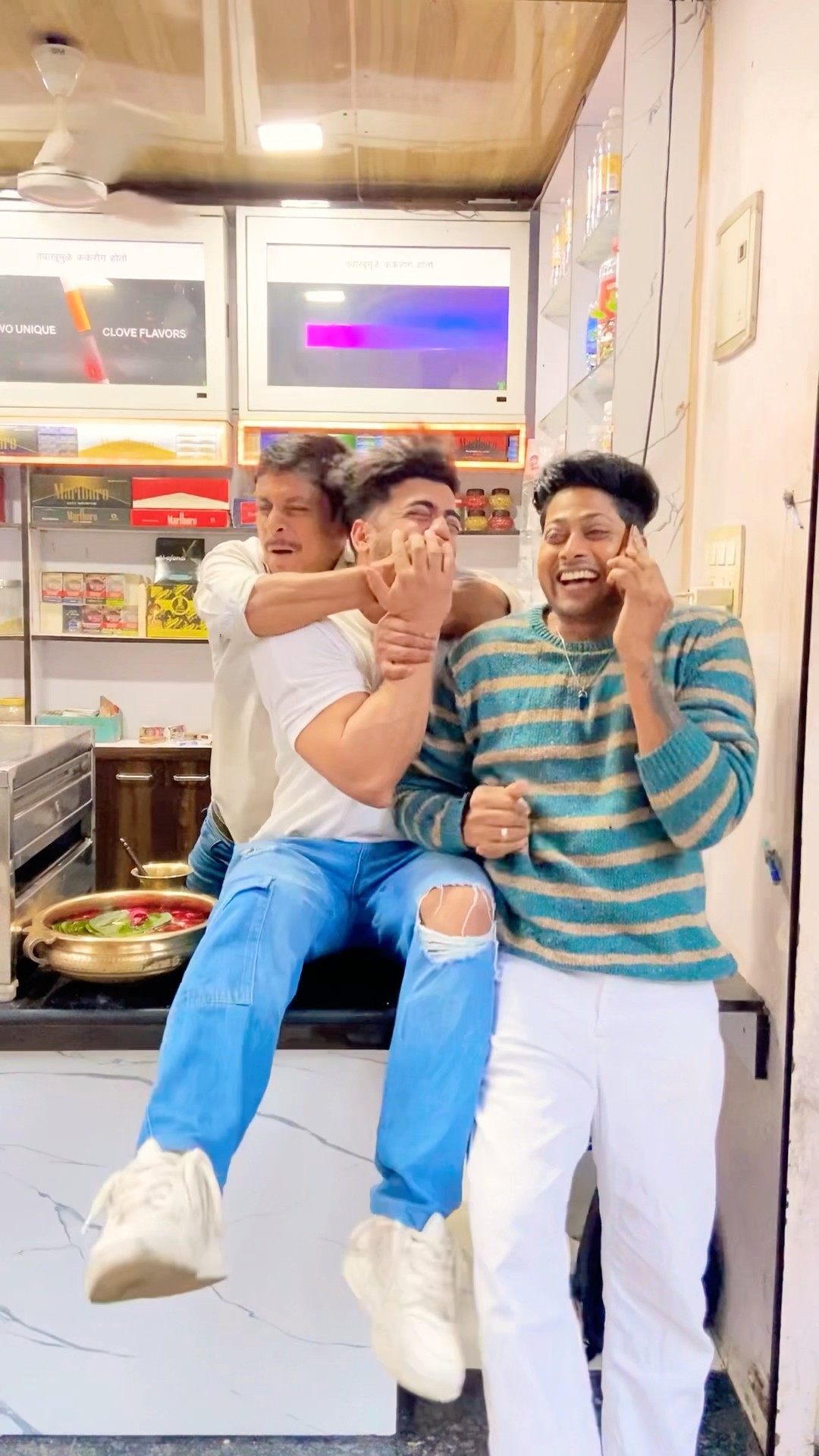 Har ek friend kamina hota hai ? | sawdhan rahe satark rahe ? #comedy  #funny  #shorts