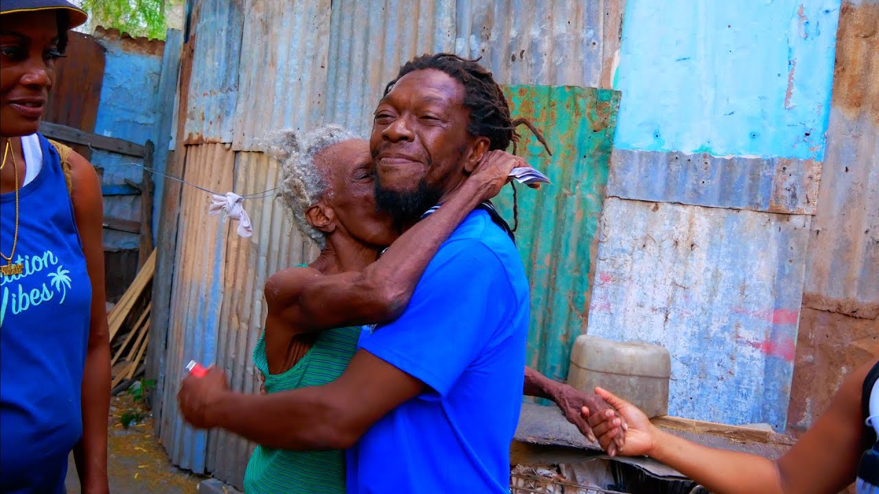 Jamaica Observer, Newspaper Passing Through & Miss Joyce Kiss Rasta