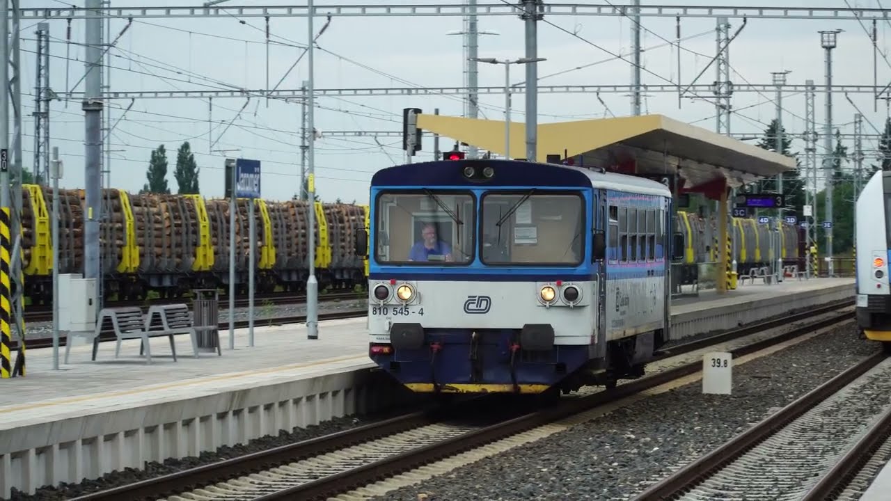 Vlaky železniční stanice Jaroměř   celé video