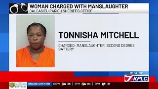 Man killed by vehicle after woman beats him with bat, leaves him in road, deputies say