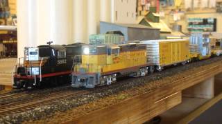 Athearn Genesis EMD GP9 Sound and Lighting Upgrade - Can you tell the difference?