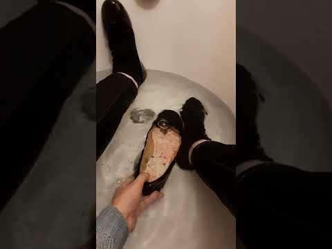 Wetlook - Alexandra in bathtub with flat shoes and socks