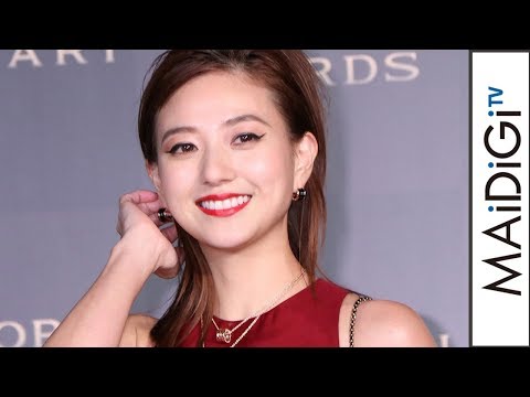 元AAA伊藤千晃、ノースリーブの赤ロングドレスで華やかに　「BVLGARI AVRORA AWARDS 2018」