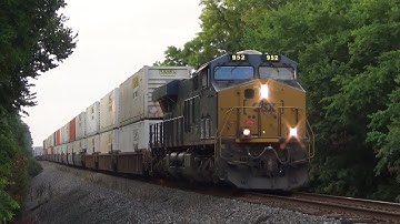 CSX ES44AH 952 w/ YN3C ES40DC Mid-DPU Leads I028-18 on 7/19/22