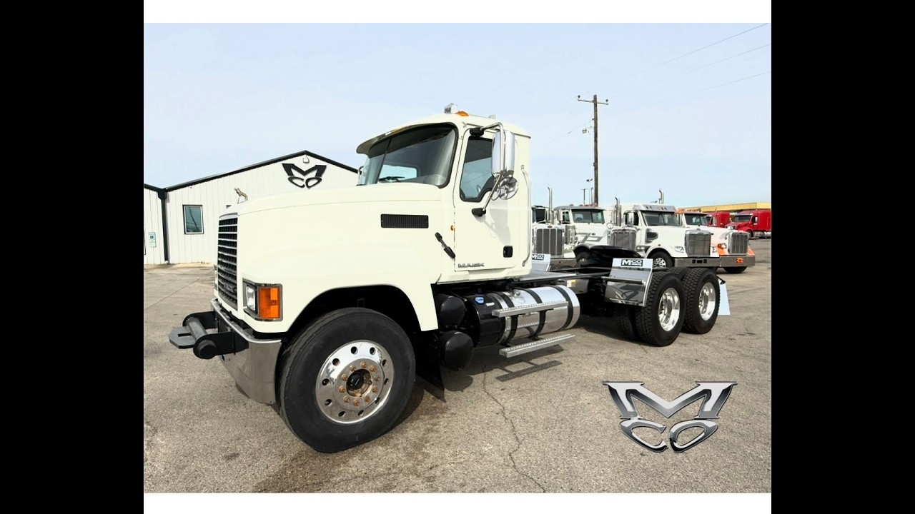 2018 MACK CHU613 Tandem Axle Daycab For Sale