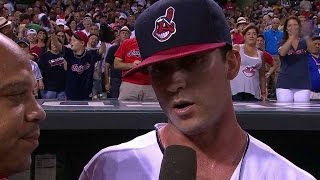 TOR@CLE: Naquin on his inside-the-park walk-off homer
