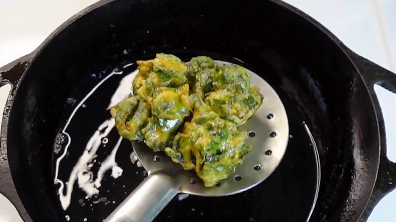 CHAMA KURA PAKOD I TARO LEAVES | ARVI - Crispy, Spicy, and Irresistible!