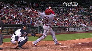 Craig cracks a two-run shot to deep left