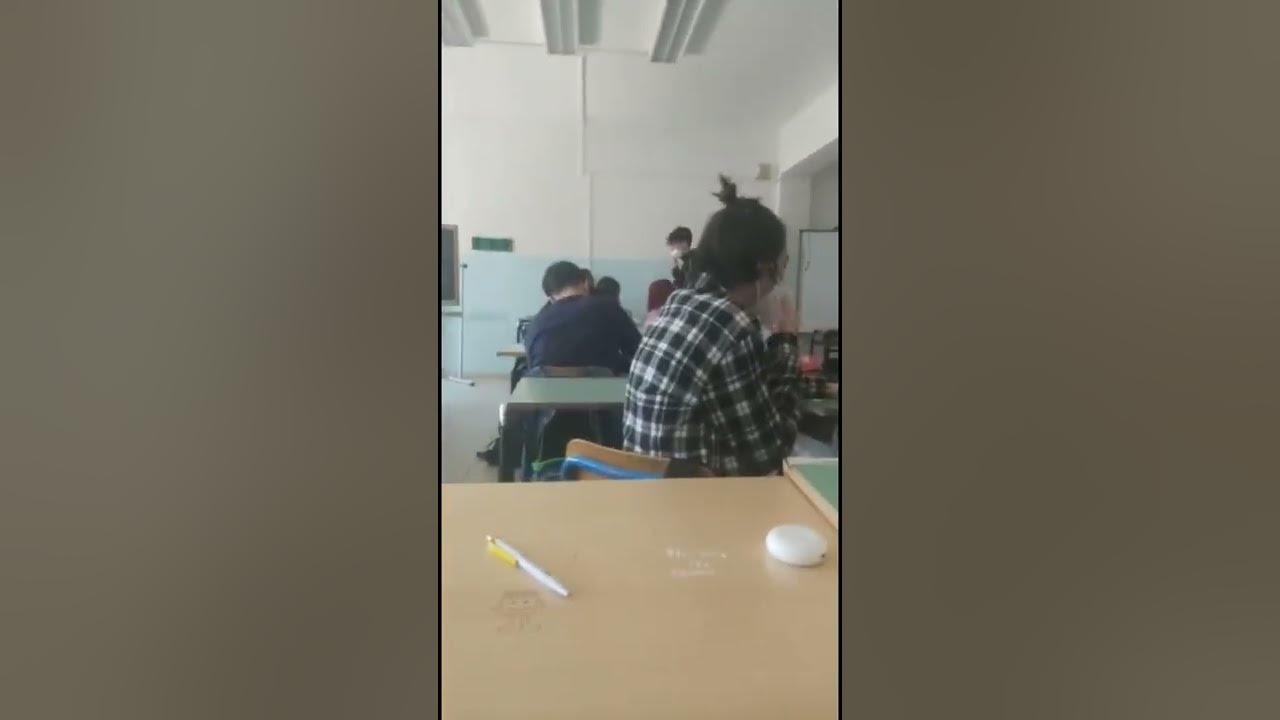 Giochi Da Fare In Classe Durante Supplenza Cose che fai in classe durante l’ora di supplenza #shorts - YouTube