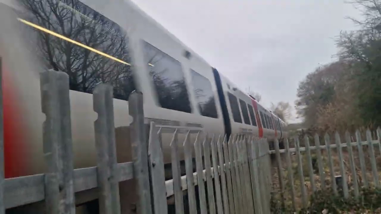 Rossett level crossing, Wrexham (2nd time today) 7/3/26