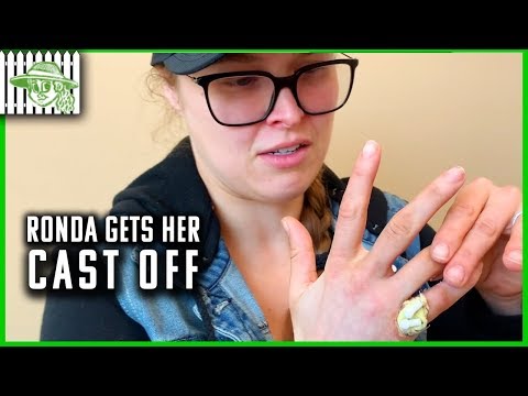 Ronda Rousey Finally Gets Her Cast Off