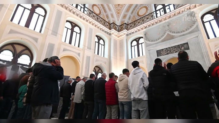 Top News/ Hapet pas 102 vitesh xhamia në Selanik/Besimtarët myslimanë falin namazin e Fitër Bajramit