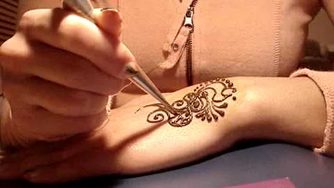 Simple henna design