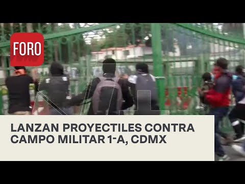 Protesta de Normalistas de Ayotzinapa en CDMX