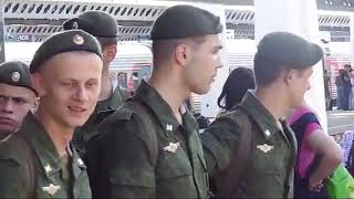 Прибытие 33 солдат из Острогожской учебки вч 20115 в Санкт Петербург 6 июня 2014 г , и переезд на пе
