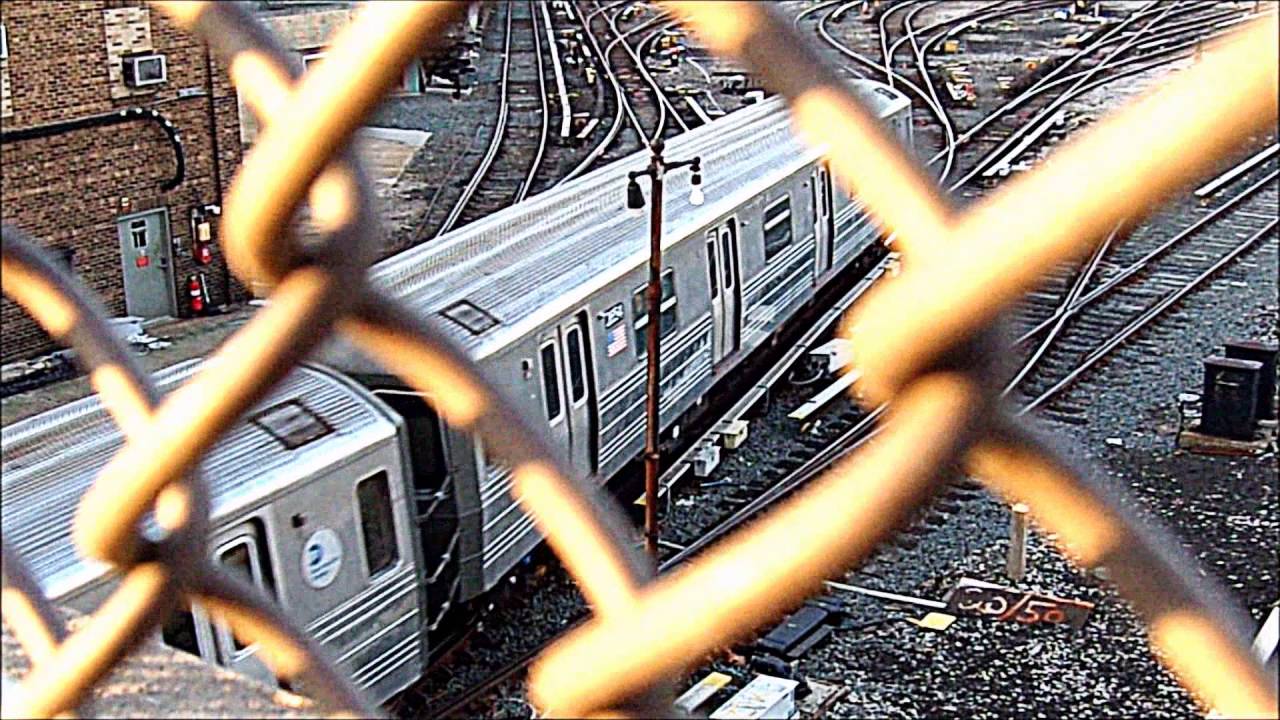 R142, R68 & R68A at the Concourse Yard North [B.C. 716] - YouTube