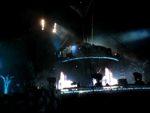 Armin van Buuren @ Stade de France - In and Out of Connection (AvB Mash up)