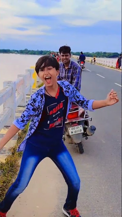 Kuch ta bata are kuch ta bata... 🔥🕺#youtubeshorts #abhianuragnandi #dancevideo #shorts #dancerabhi