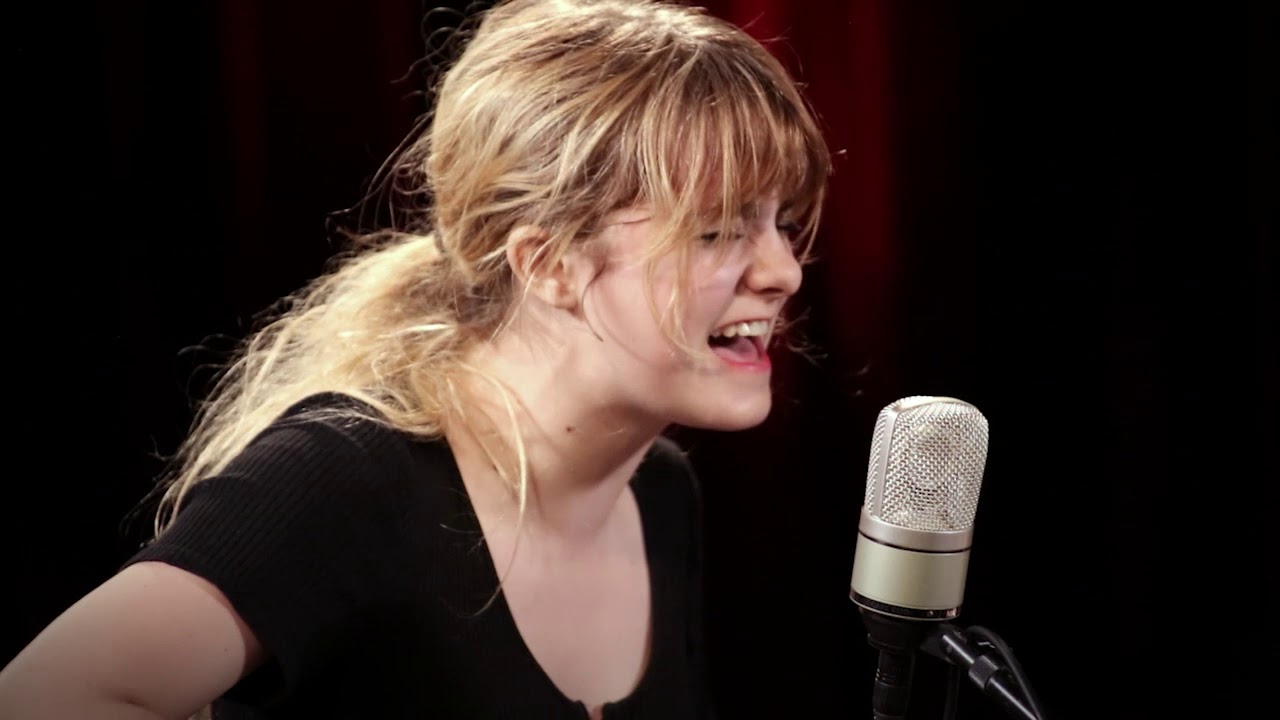 Regardez Skating Polly - Flatwound Strings - 6/8/2018 - Paste Studios - New York, NY sur YouTube Regardez Skating Polly - Flatwound Strings - 6/8/2018 - Paste Studios - New York, NY sur YouTube