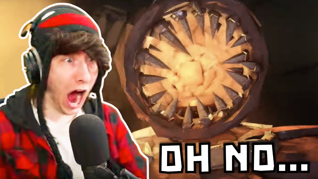 KreekCraft Gets Jumpscared by Figure on Door 100... YouTube