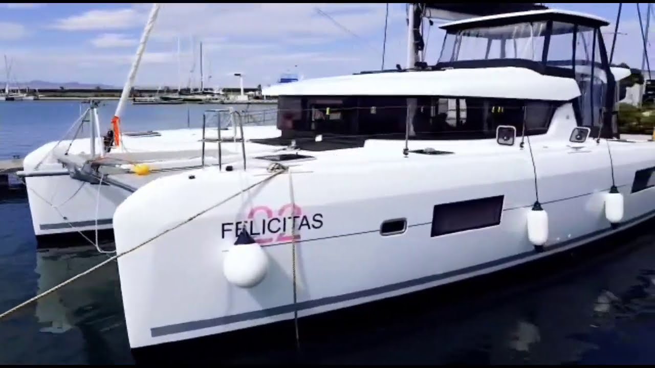 LAGOON 42 OWNERS VERSION