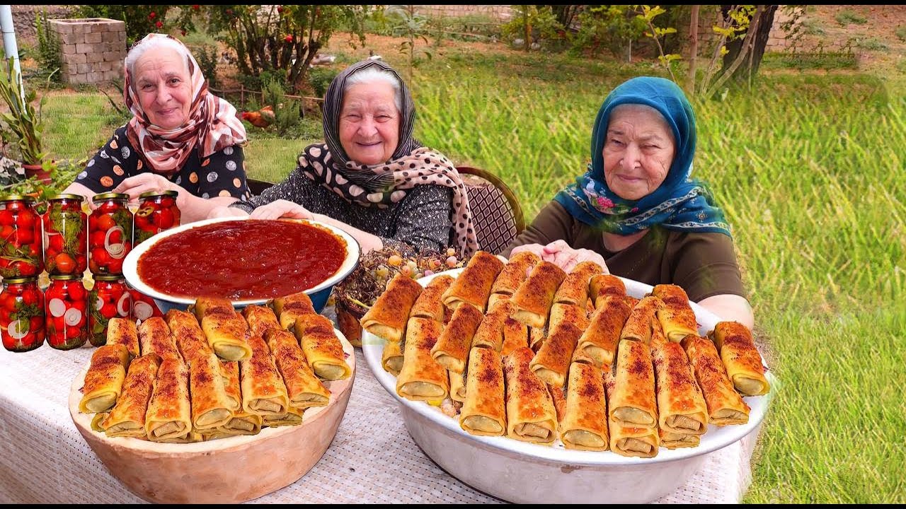 Ужин в саду моей бабушки🤗 МЫ ПРИГОТОВИЛИ БЛИНЫ И ТОМАТНЫЙ СУП😋