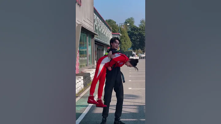 He can easily make her spin #shorts #Chinesedrama #cdrama #drama #dramaclips #chensi #沉思